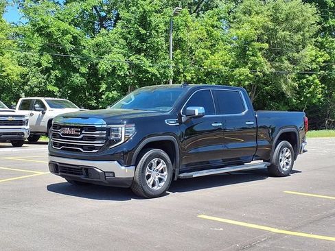 Used 2022 GMC Sierra 1500 SLT w/ SLT Convenience Package AWD/4WD image 1