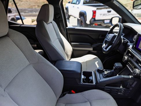 Certified 2025 Toyota 4Runner SR5 AWD/4WD image 17