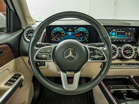 Used 2023 Mercedes-Benz GLB 250 4MATIC image 24