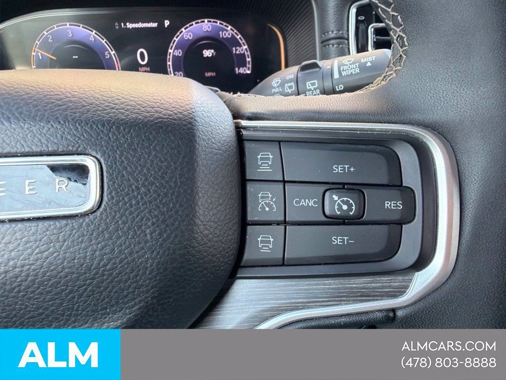 Used 2024 Jeep Wagoneer L Series II w/ Flexible Seating Group AWD/4WD image 18