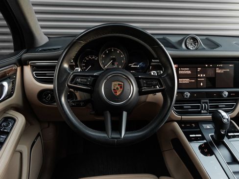 Certified 2023 Porsche Macan S AWD/4WD image 16