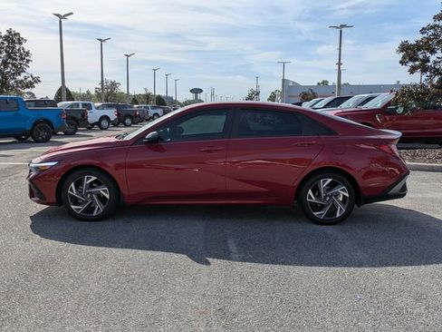 Used 2025 Hyundai Elantra Sport image 7