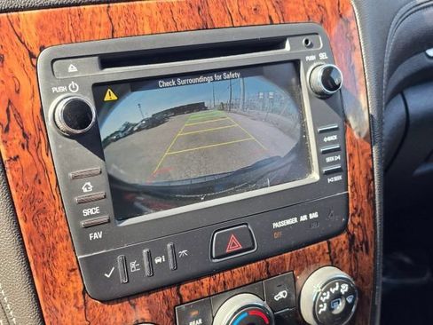Used 2014 Chevrolet Traverse LT w/ All-Star Edition FWD image 27