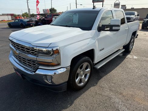 Used 2018 Chevrolet Silverado 1500 LT w/ Texas Edition RWD image 17