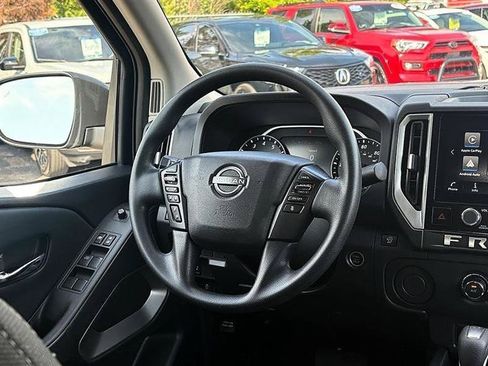 Used 2025 Nissan Frontier SV RWD image 40