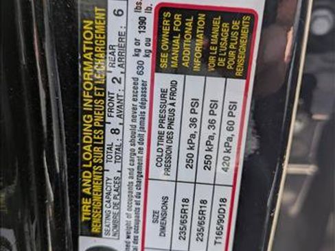 Used 2021 Toyota Highlander LE AWD/4WD image 25