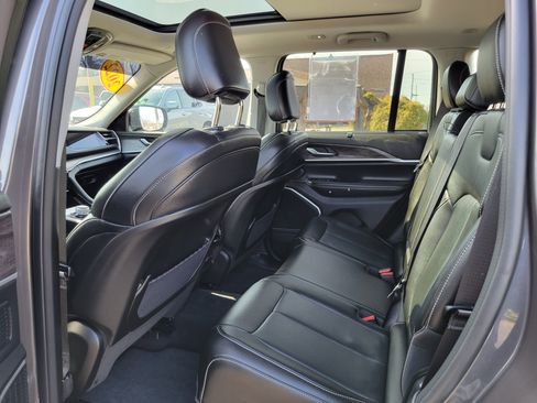 Used 2022 Jeep Grand Cherokee Limited 4xe w/ Luxury Tech Group II image 19