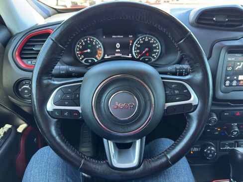 Used 2018 Jeep Renegade Trailhawk AWD/4WD image 29
