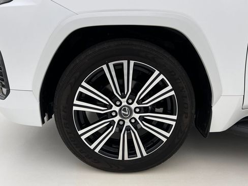 Used 2024 Lexus LX 600 4WD w/ Luxury Package image 26