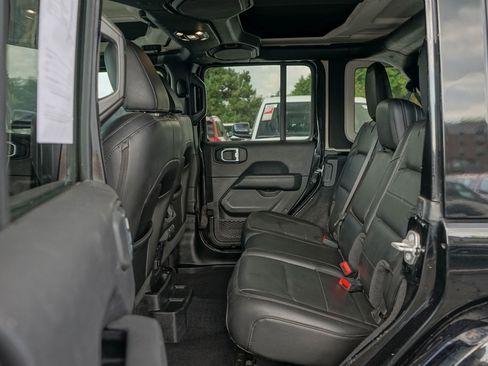 Used 2021 Jeep Wrangler Unlimited Sahara image 24