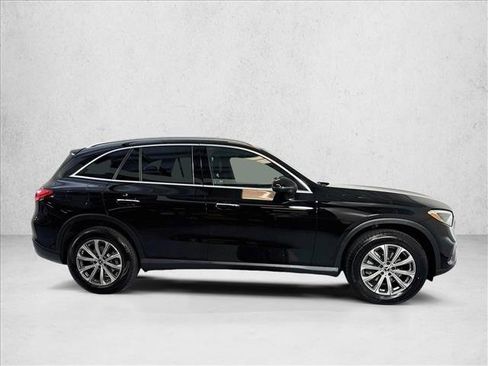Used 2026 Mercedes-Benz GLC 300 4MATIC image 4