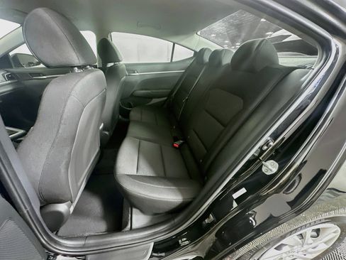 Used 2019 Hyundai Elantra SE w/ Cargo Package FWD image 25
