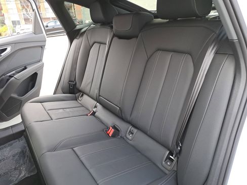 Certified 2023 Audi Q4 e-tron Prestige AWD/4WD image 14