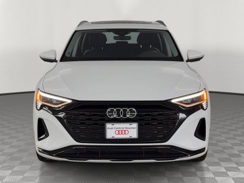 Used 2024 Audi Q8 e-tron Premium Plus image 6