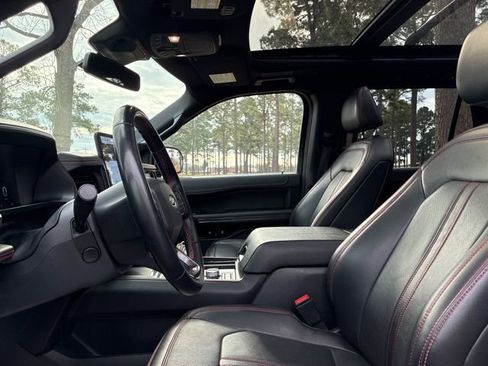 Used 2022 Ford Expedition Limited image 21