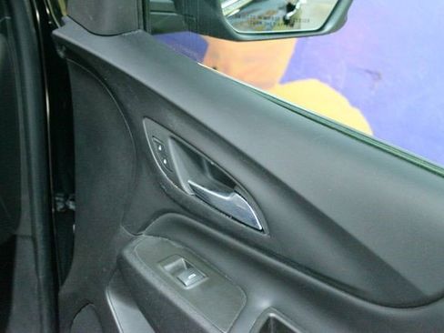 Certified 2024 Chevrolet Equinox LT w/ LPO, Floor Liner Package FWD image 5