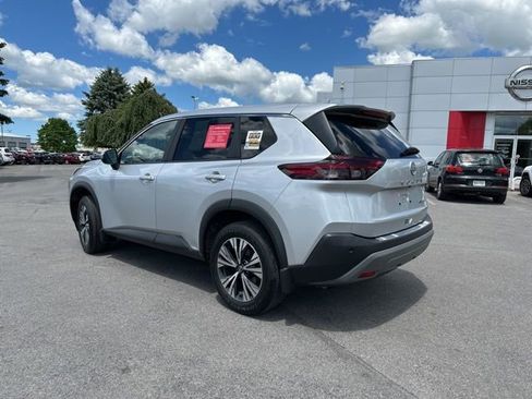 Used 2022 Nissan Rogue SV AWD/4WD image 3