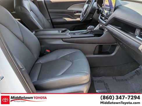 Certified 2024 Toyota Grand Highlander AWD image 36