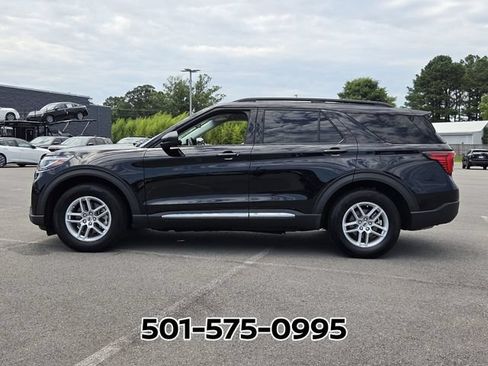 Used 2025 Ford Explorer Active w/ Active Comfort Package RWD image 2