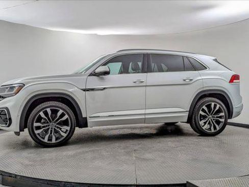 Used 2022 Volkswagen Atlas Cross Sport SEL Premium R-Line image 3