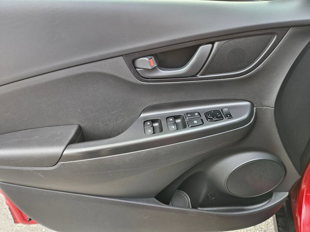 Used 2019 Hyundai Kona SE FWD image 17