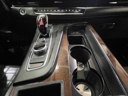 Used 2021 Cadillac Escalade Sport Platinum image 34