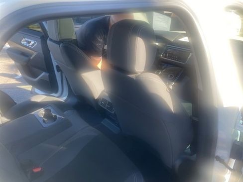 Used 2019 Land Rover Range Rover Velar image 25