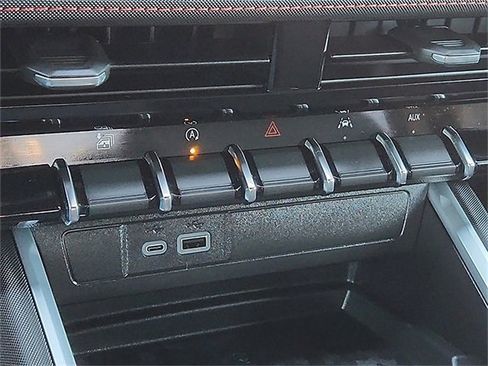 Certified 2025 Chevrolet Colorado Z71 w/ Z71 Convenience Package 2 image 19