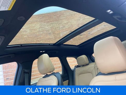 Used 2021 Lincoln Corsair Reserve w/ Elements Package image 13