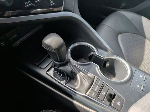 Used 2018 Toyota Camry XSE FWD image 25