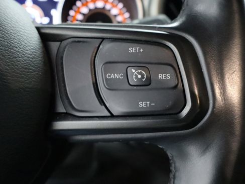 Used 2021 Jeep Gladiator Sport image 9