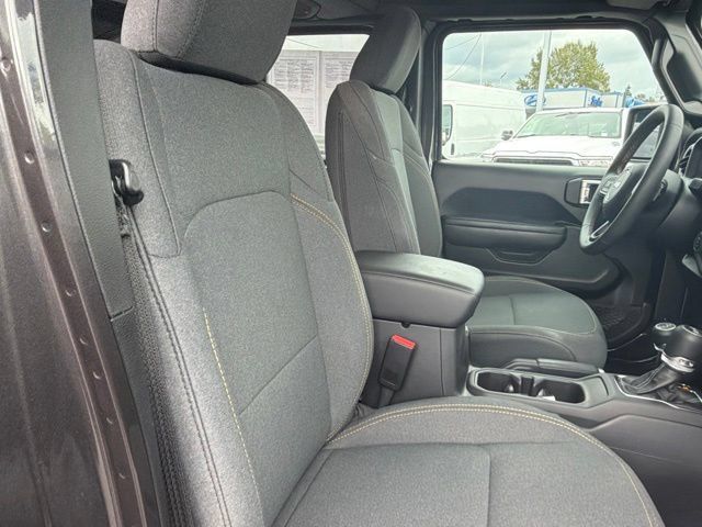 Used 2024 Jeep Wrangler Unlimited Sport AWD/4WD image 10