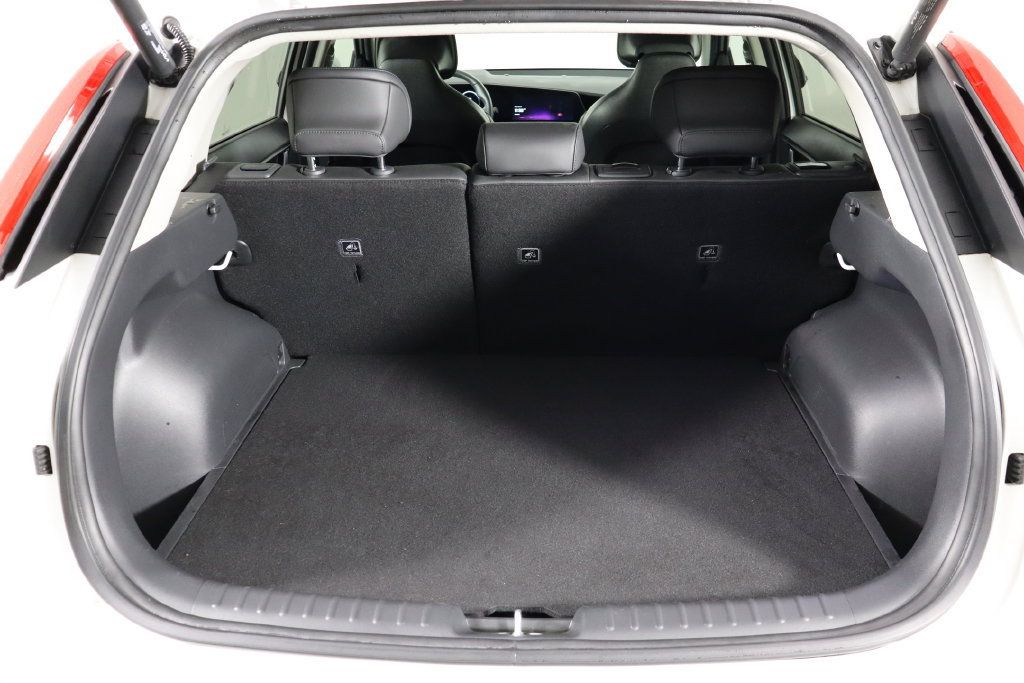 Used 2023 Kia Niro Wave w/ Wave Preserve Package FWD image 17