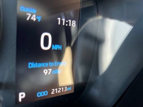 Used 2022 Toyota Corolla Cross LE AWD/4WD image 7