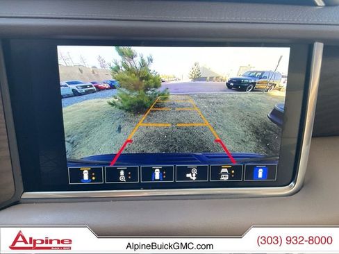 Used 2022 GMC Yukon XL Denali w/ Denali Ultimate Package image 18