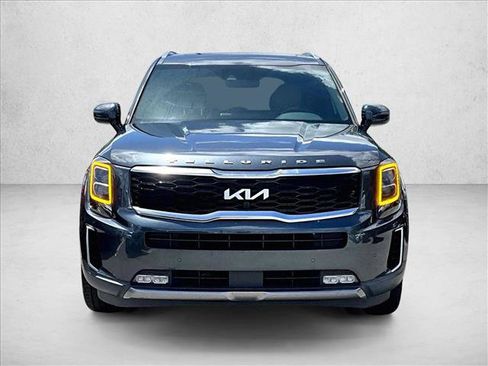 Used 2022 Kia Telluride SX w/ Towing Package FWD image 3