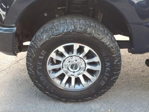 Used 2022 Ford F250 Lariat w/ Lariat Ultimate Package AWD/4WD image 12