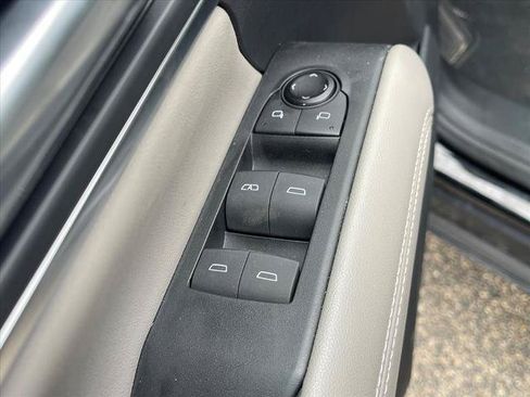 Used 2025 GMC Terrain Elevation w/ Elevation Premium Package AWD/4WD image 5