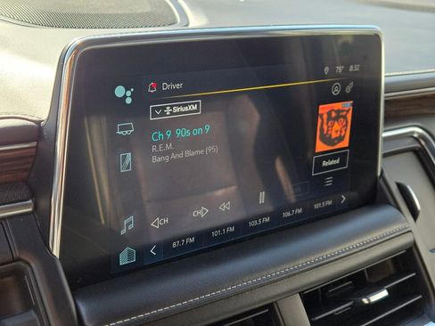 Used 2023 Chevrolet Suburban Premier image 27