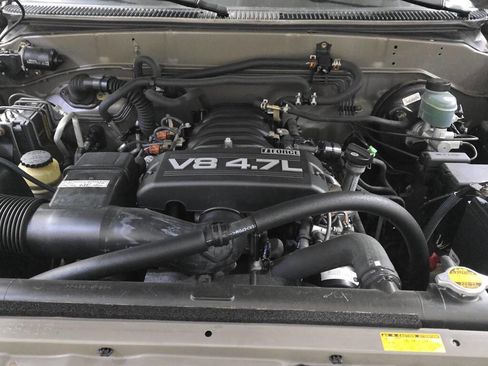 Used 2005 Toyota Sequoia SR5 RWD image 9