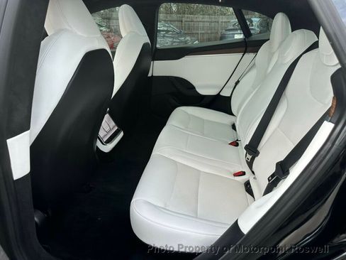 Used 2024 Tesla Model S AWD image 18
