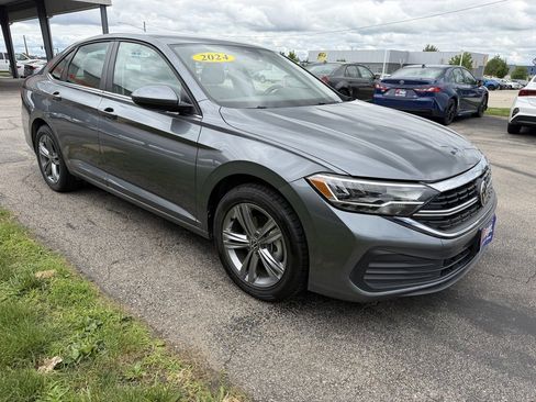 Used 2024 Volkswagen Jetta SE FWD image 7