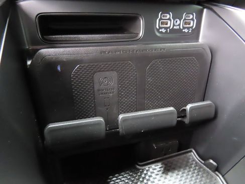 Certified 2022 RAM 1500 Laramie image 9