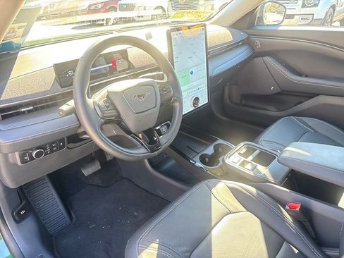Certified 2025 Ford Mustang Mach-E Premium image 6