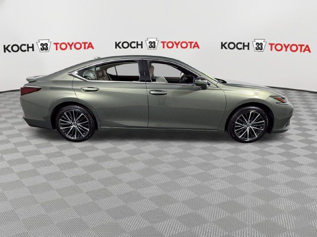 Used 2025 Lexus ES 350 w/ Premium Package FWD image 9