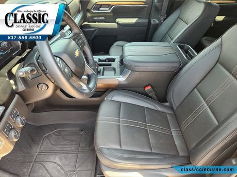 Used 2025 Chevrolet Silverado 1500 High Country AWD/4WD image 14