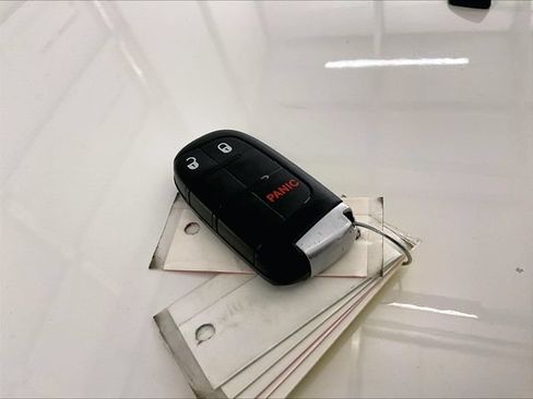Used 2019 Dodge Journey Crossroad FWD image 9