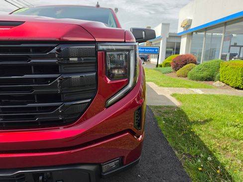 Used 2023 GMC Sierra 1500 Elevation w/ Elevation Premium Package AWD/4WD image 10