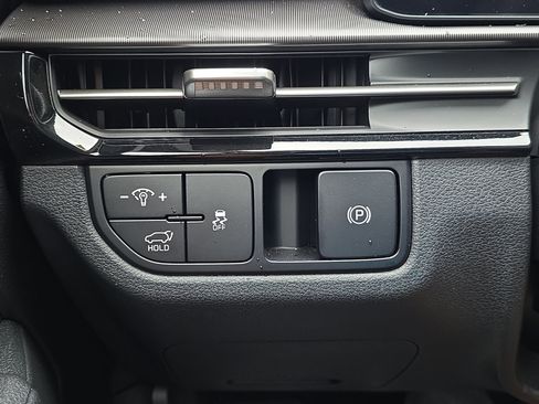 Certified 2026 Kia Sportage EX FWD image 28