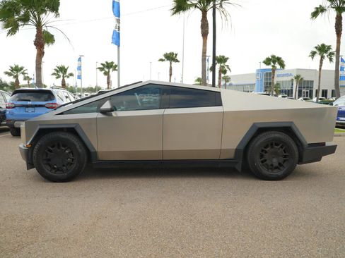 Used 2024 Tesla Cybertruck AWD Crew Cab image 8